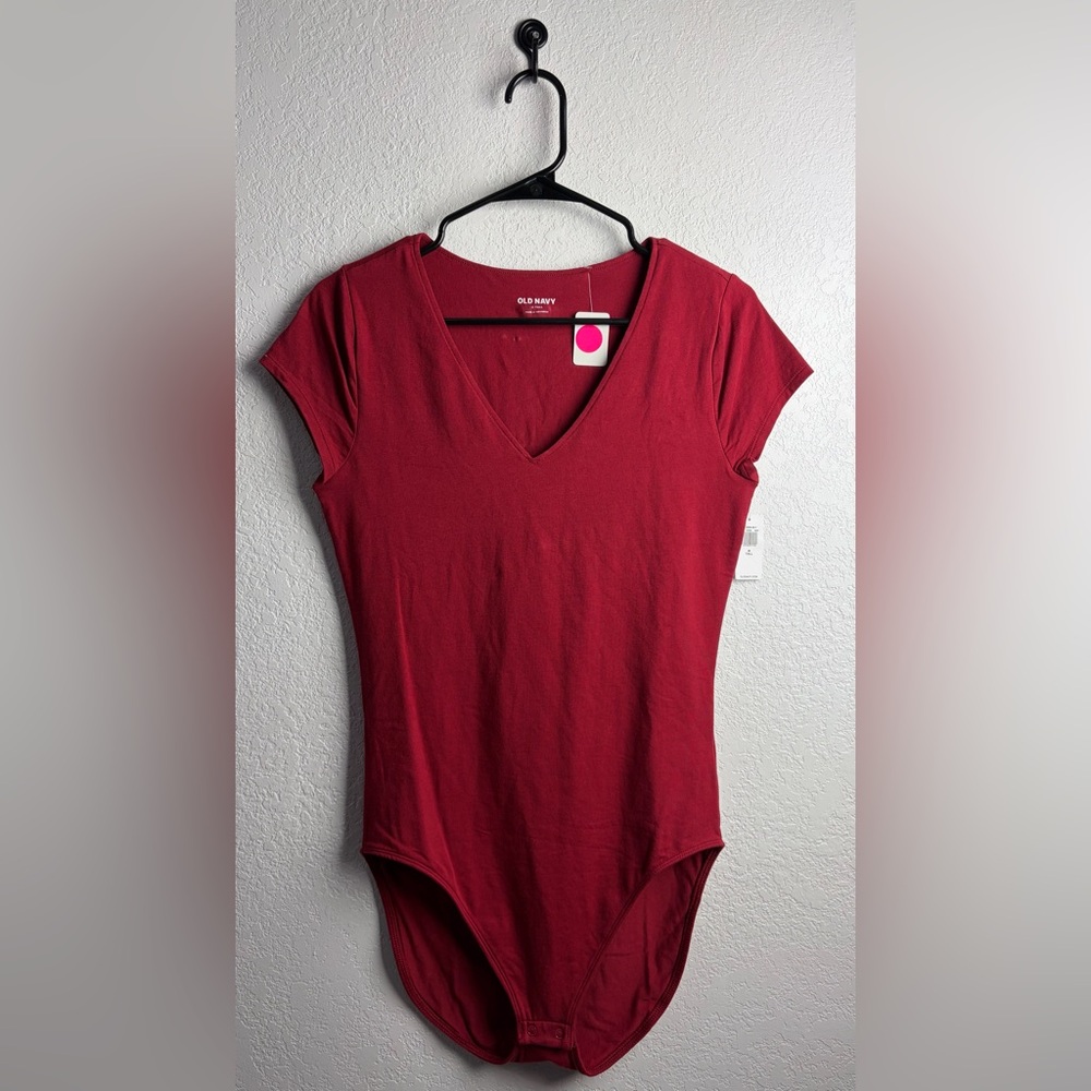 Old Navy Red Fitted short sleeved v-neck bodysuit M Tall NWT NC0187